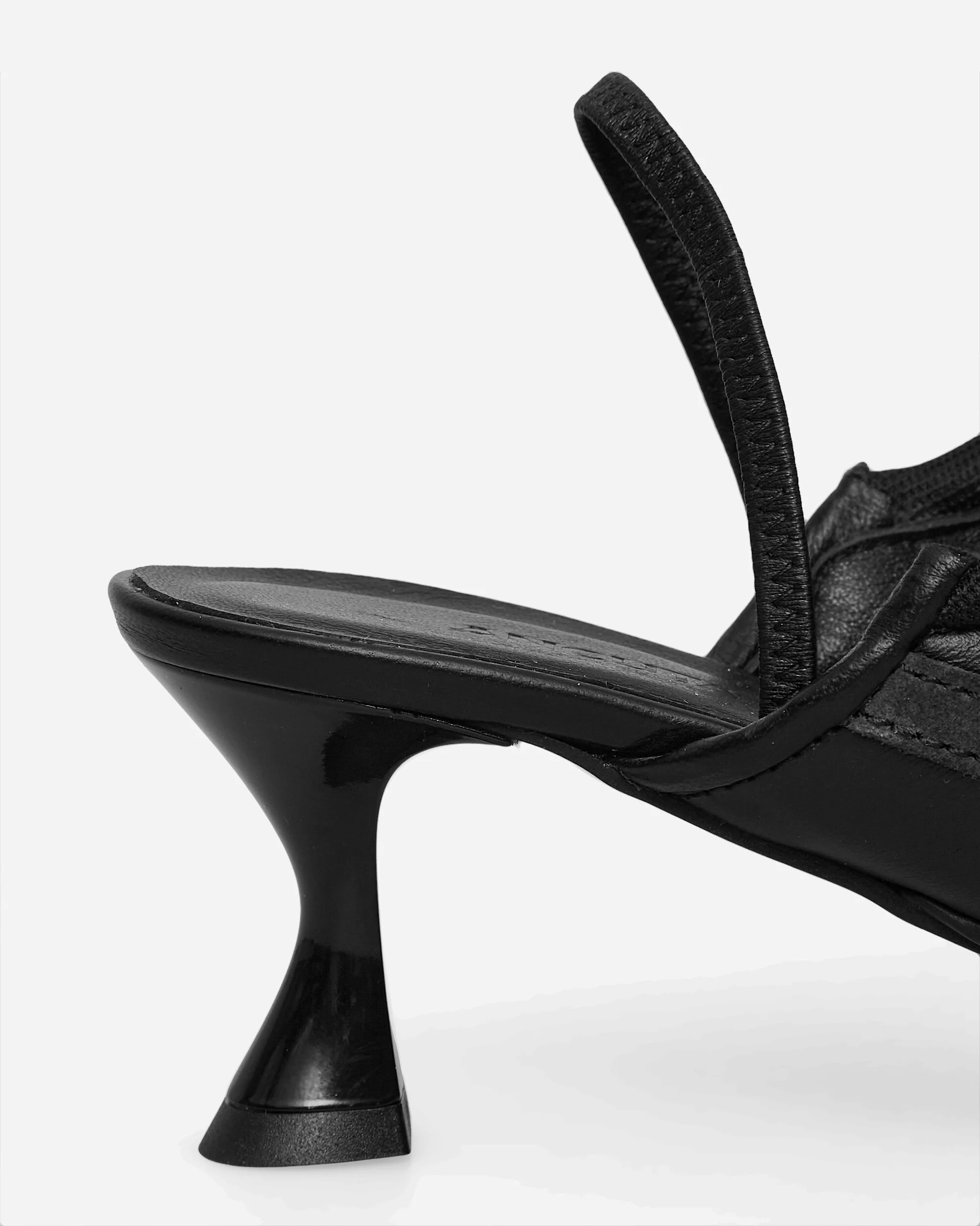Hera Kitten Heel Shoes Black - Image 9